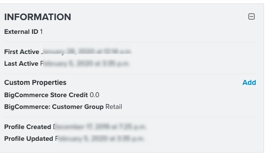 Section d'information du profil du client dans Klaviyo montrant les propriétés personnalisées synchronisées à partir de BigCommerce, y compris le crédit du magasin et le groupe de clients.