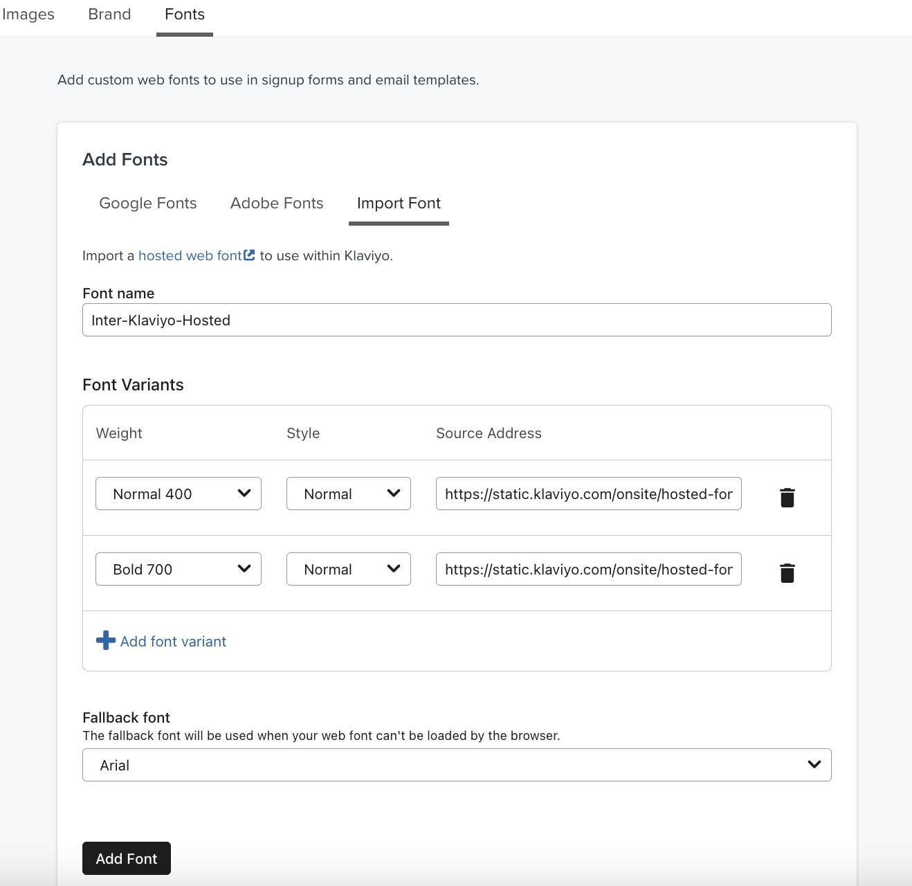 L'importation d'une police comportant plusieurs variantes vous invite à saisir les détails et l'URL de chacune d'entre elles.