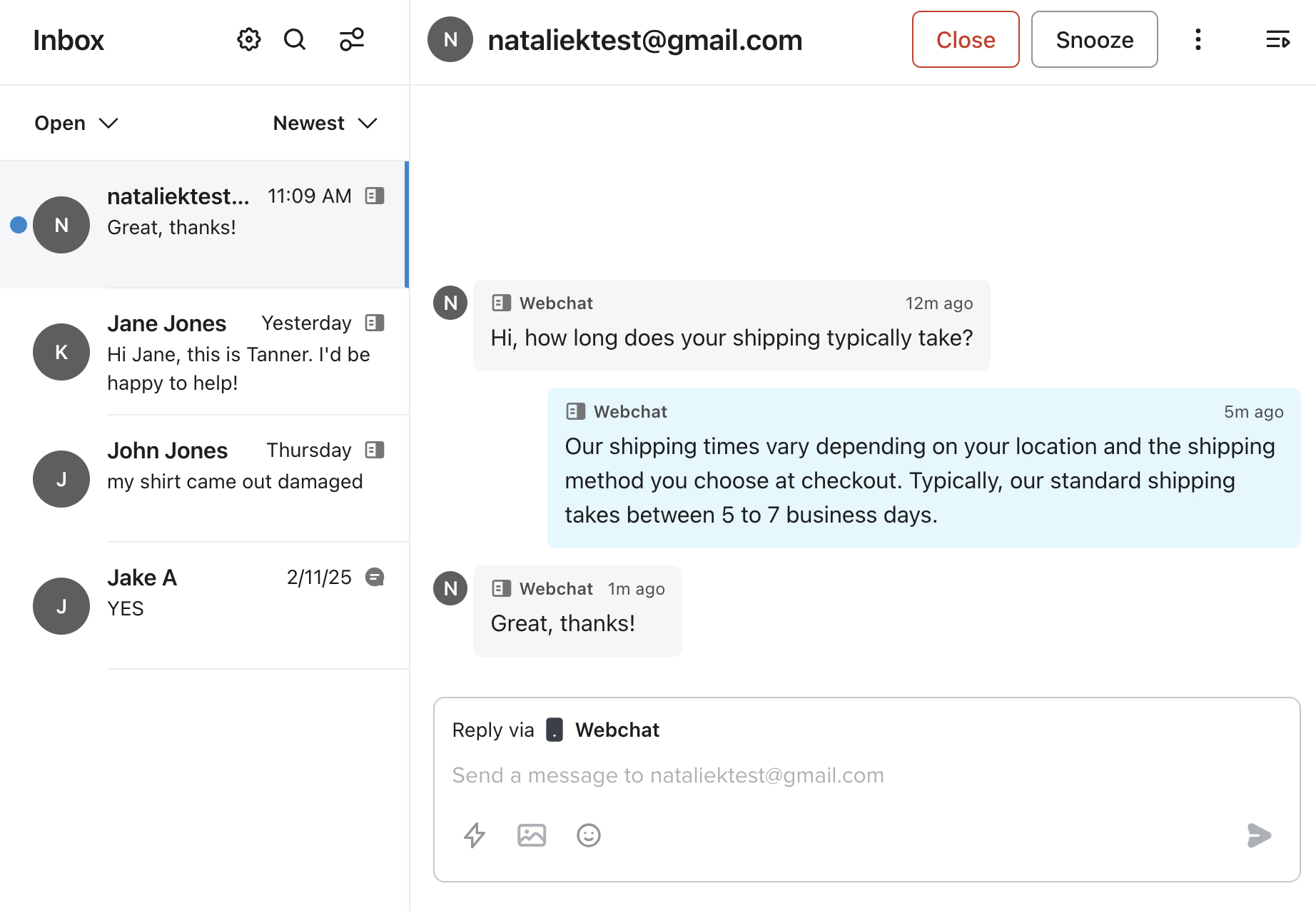 Un nuovo ticket di web chat si apre nella scheda Inbox di Klaviyo.