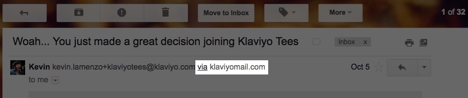 Een voorbeeld van een e-mail met het domein klaviyomail.com voordat het is bijgewerkt