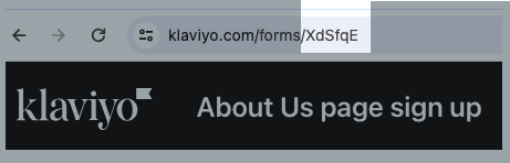 Identyfikator formularza podświetlony w edytorze formularzy URL dla przykładowego formularza rejestracyjnego.