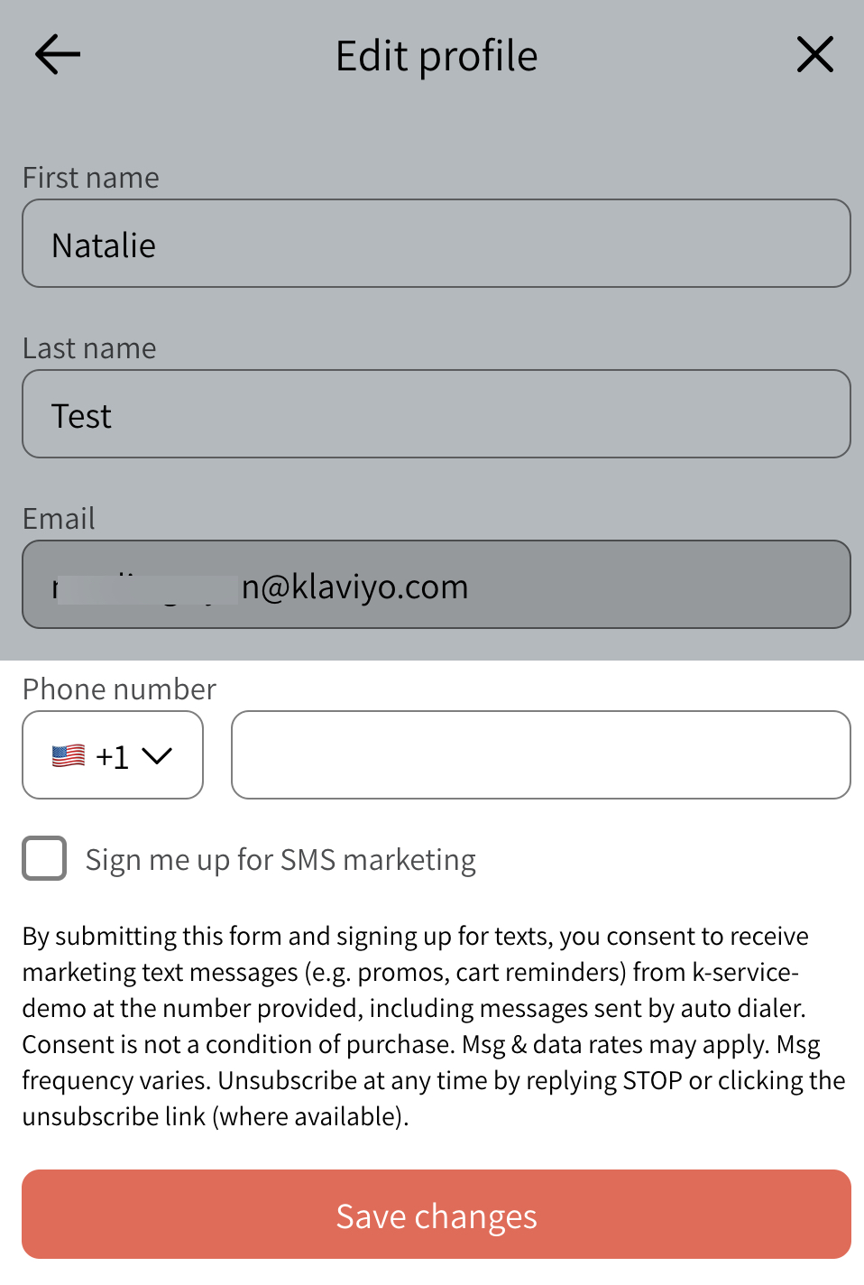 Żądanie zgody na wysyłkę SMS pojawiające się, gdy ktoś edytuje informacje o swoim profilu na koncie klienta w Klaviyo Customer Hub.