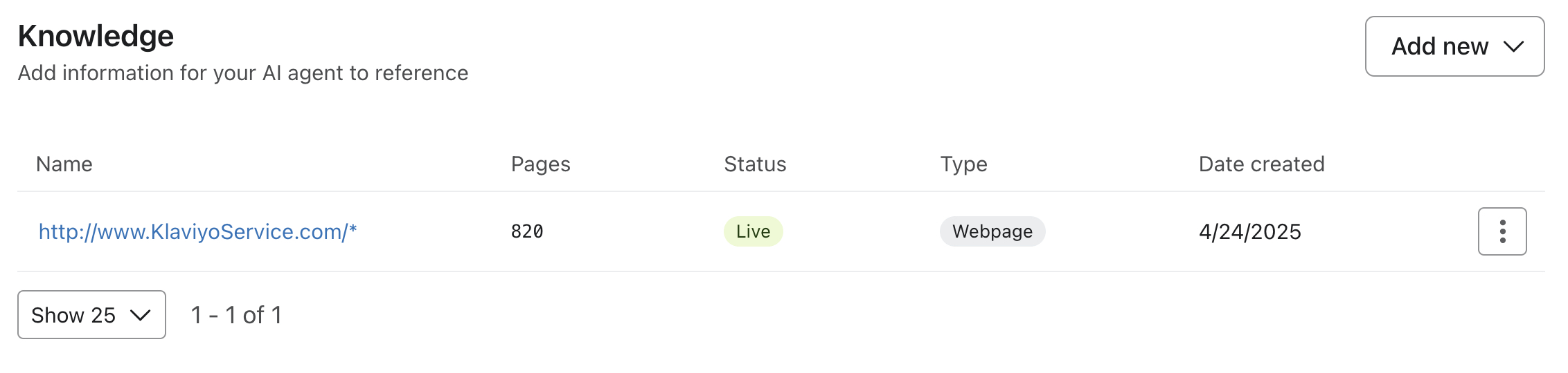 Pestaña Conocimiento que muestra una única fuente de datos de la página web en directo para el Agente de Servicio Inteligencia Artificial (AI).