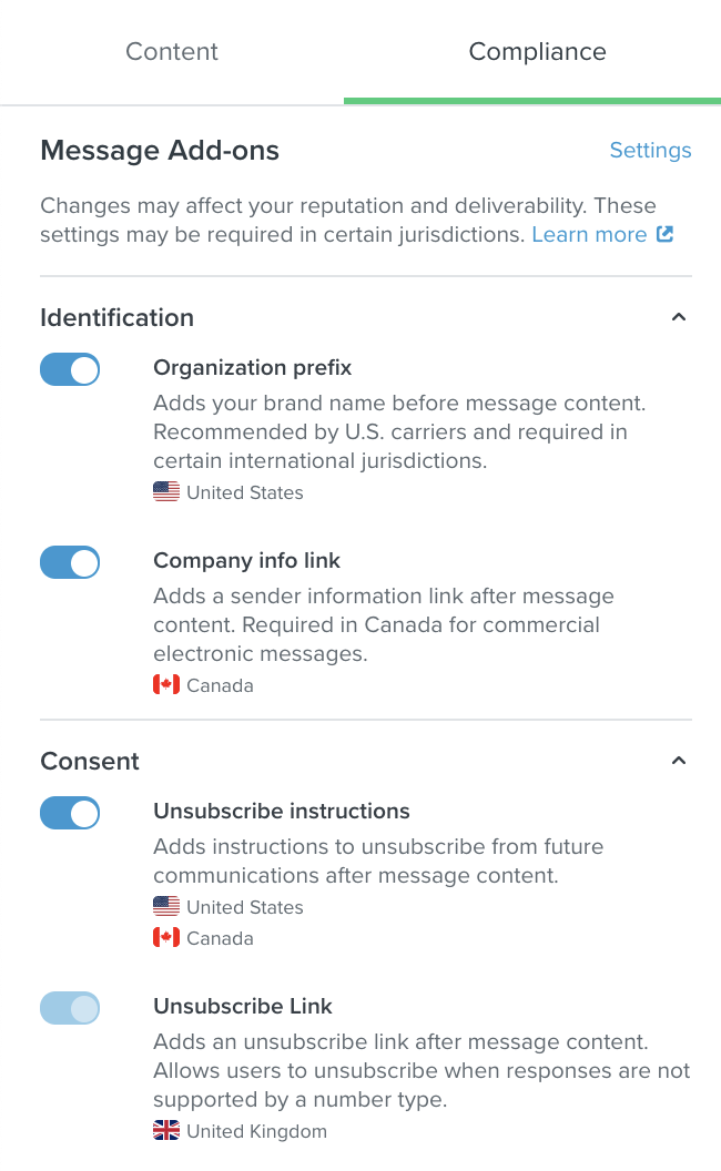 Klaviyo SMS die Registerkarte "Compliance" der Nachricht, die Umschalter zeigt, um den Namen deiner Organisation automatisch am Anfang der Nachricht hinzuzufügen